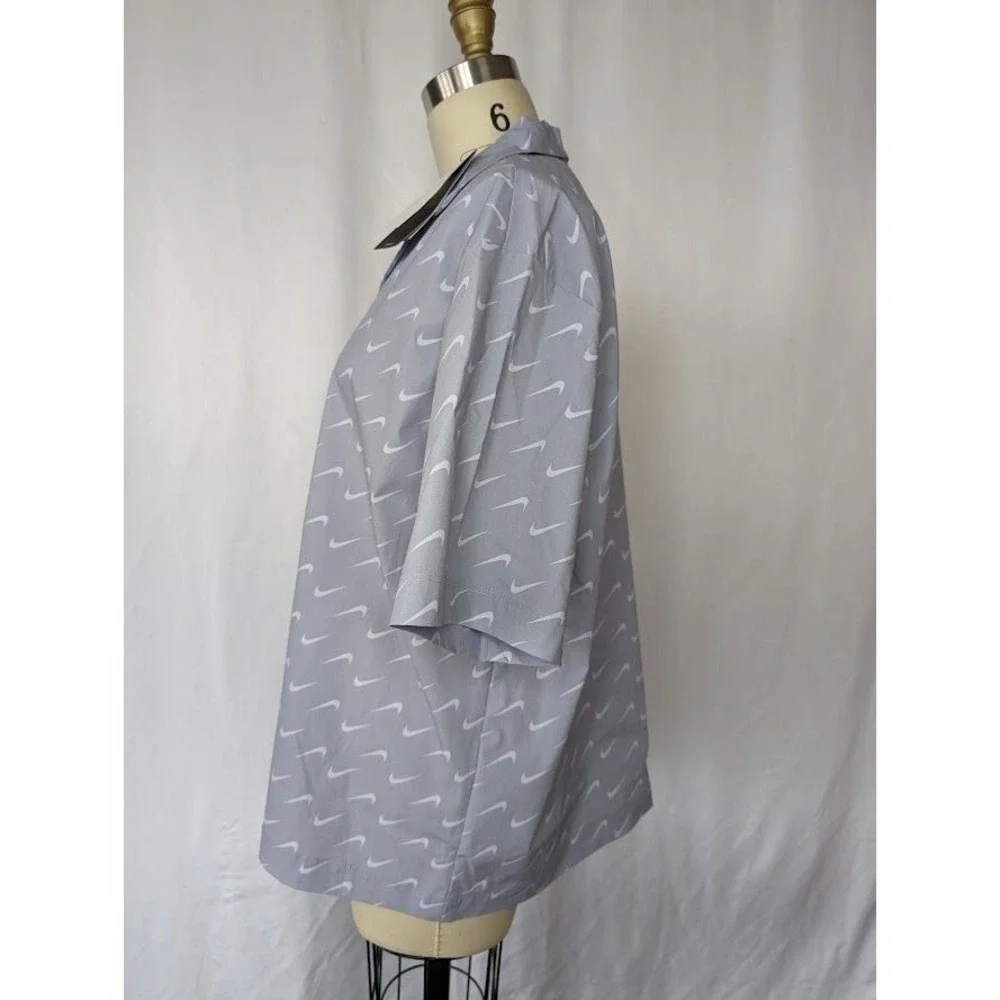 Nike Women's Button Up Top Size Medium Golf Gorpcore AOP Career Athleisure NEW‎